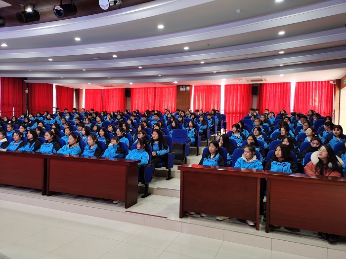 12月11日,宣城市机械电子工程学校邀请市卫计委疾控中心张璇在学校一楼报告厅做“社区动员同防艾,健康中国我行动”防艾健康知识讲座。 (2).jpg 12月11日,宣城市机械电子工程学校邀请市卫计委疾控中心张璇在学校一楼报告厅做“社区动员同防艾,健康中国我行动”防艾健康知识讲座。 (2).jpg