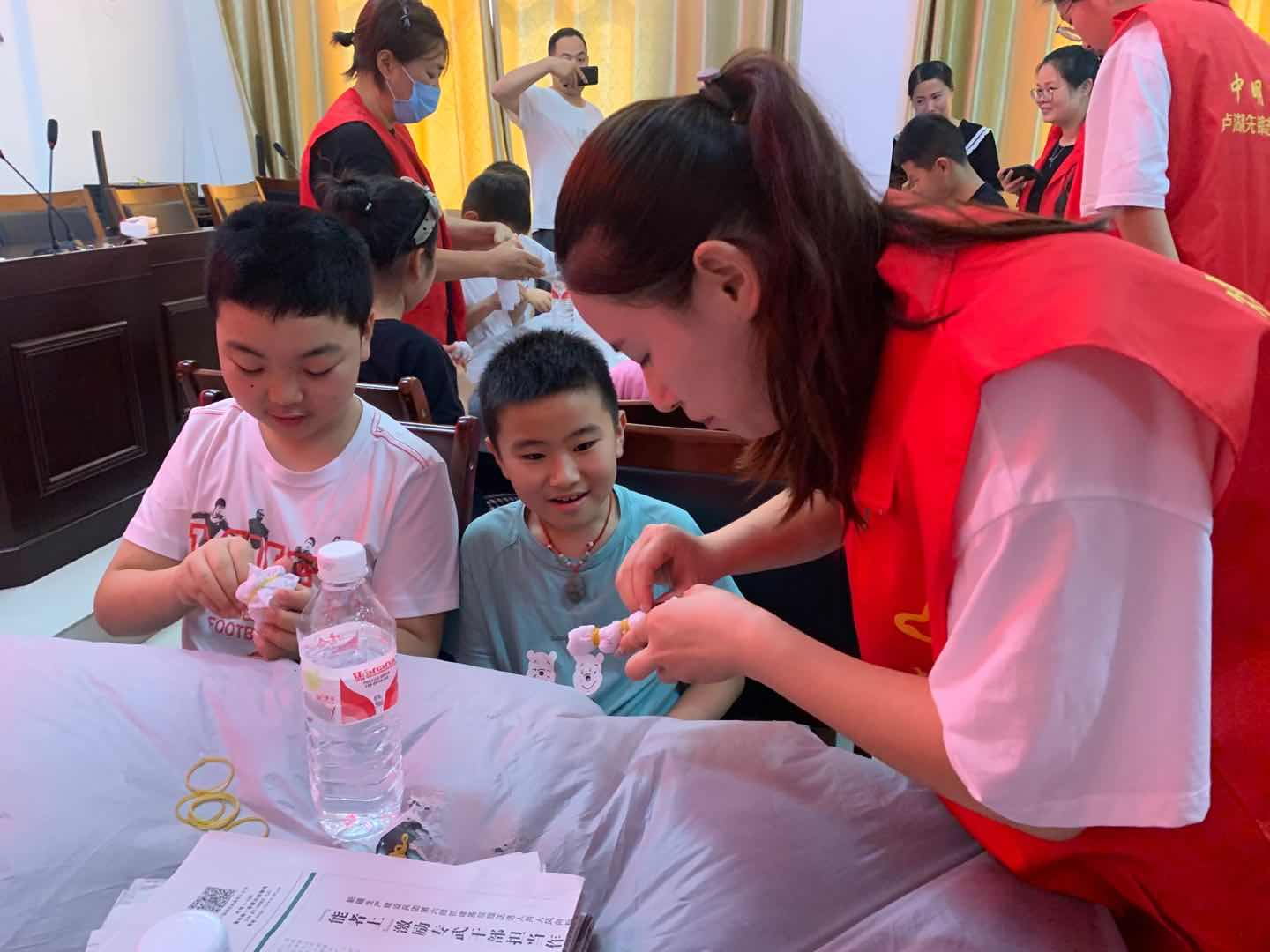 中明社区趣味扎染 (1)_看图王.jpg 中明社区趣味扎染 (1)_看图王.jpg