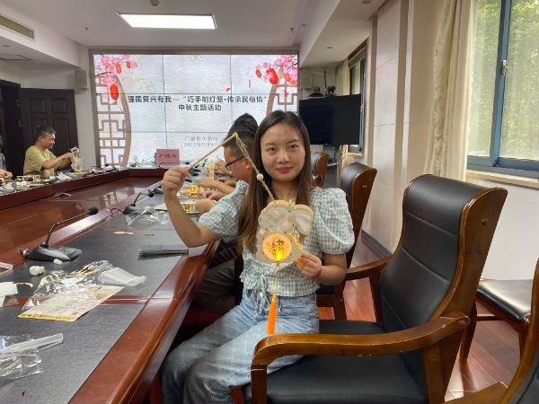 9月9日市水利局组织开展强国复兴有我-巧手制灯笼·传承民俗情“中秋节活动 (7)_看图王.jpg